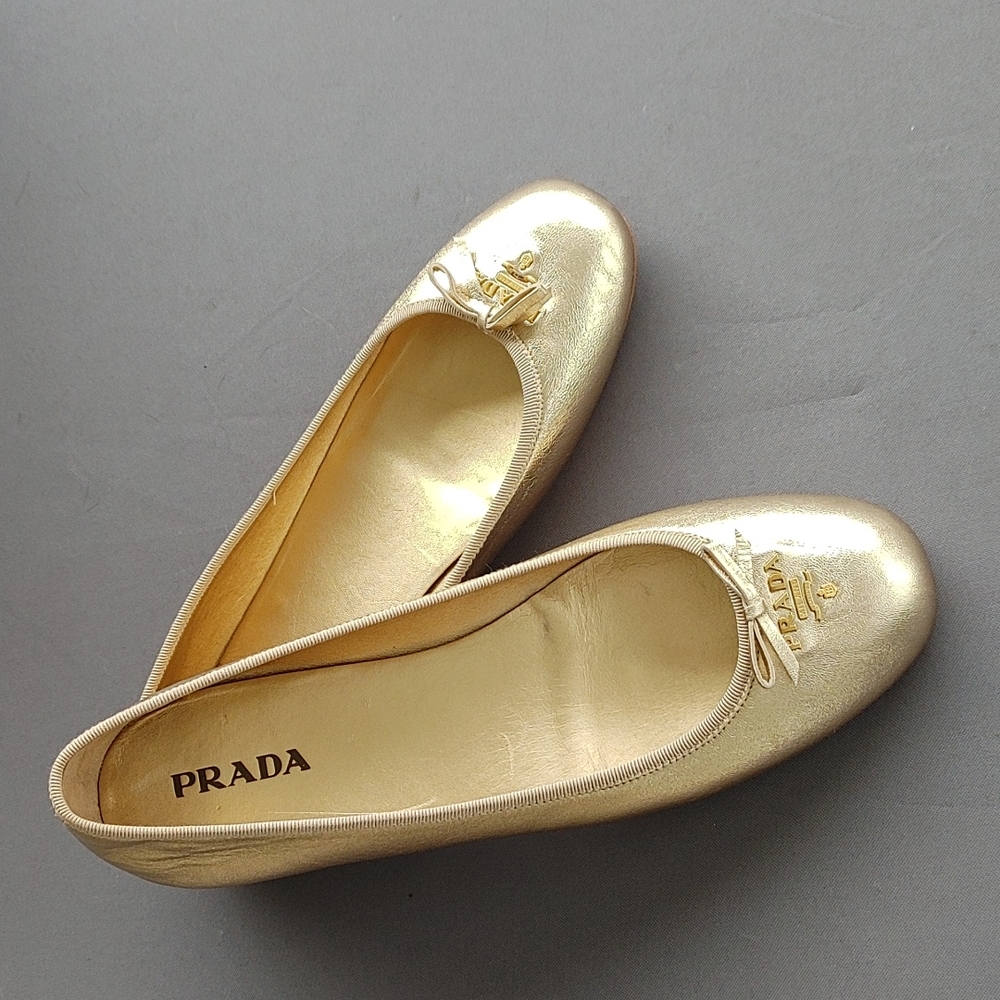 PRADA Logo Gold Metallic leather ballet flats 40